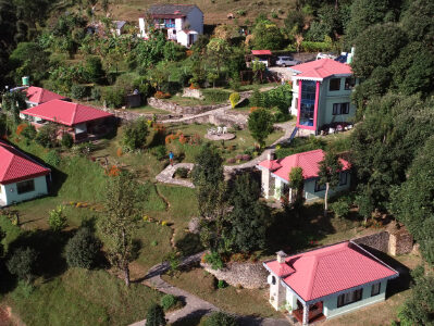 hotels-in-kausani-img1