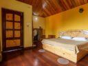 best-luxury-hotels-in-kausani-cottage interior